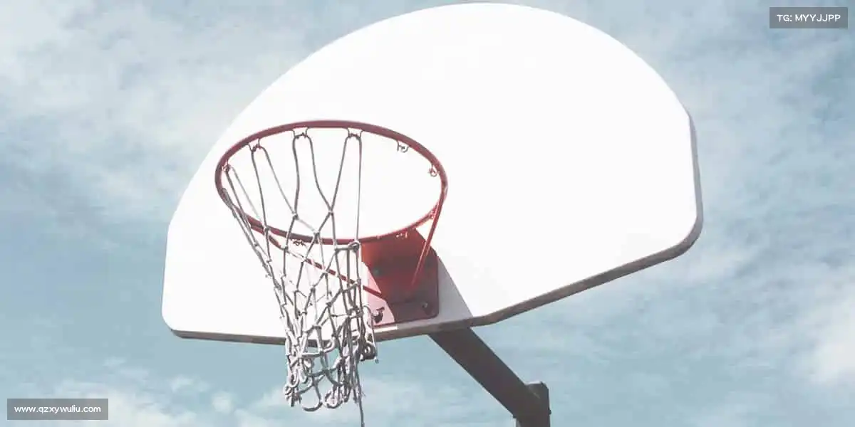 <strong>MILE米乐</strong>🥊握紧拳头，不是为了对抗，而是为了突破极限！这里，见证你的蜕变～